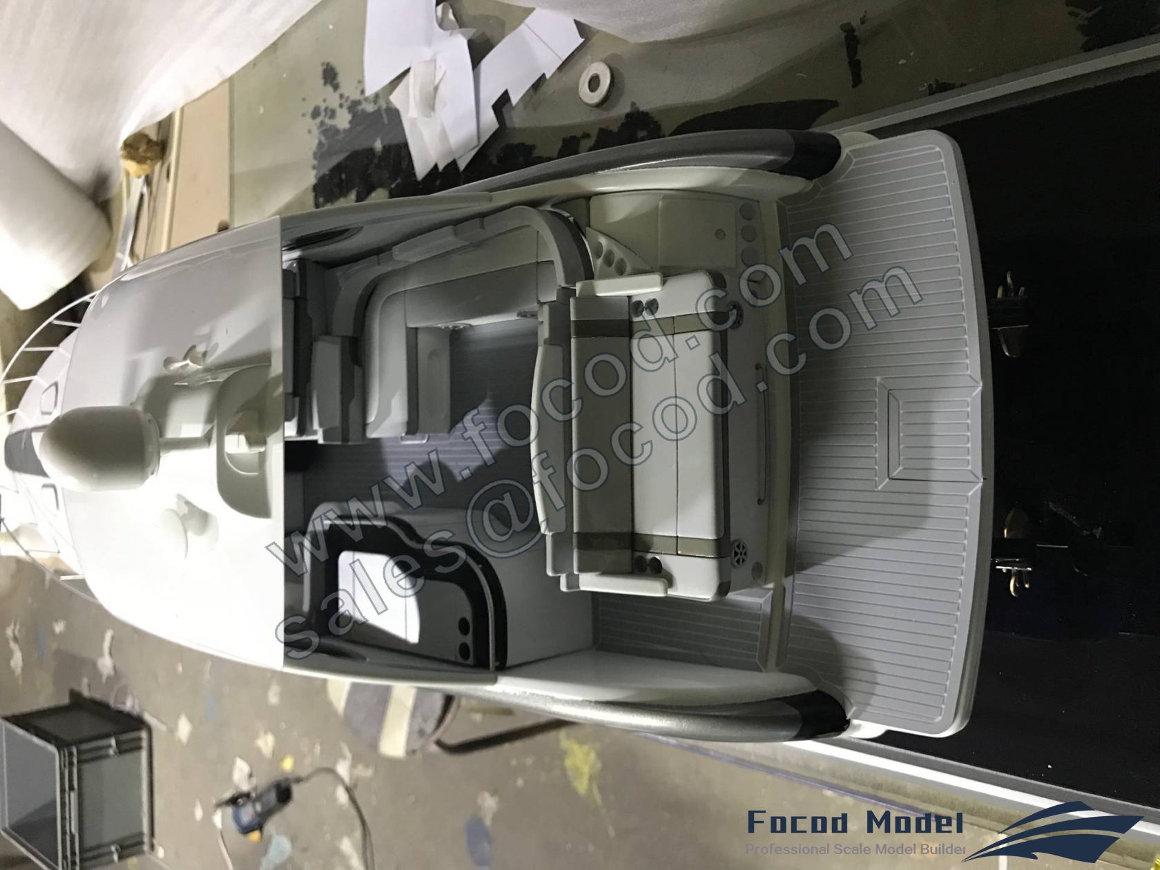 custom made model of Formula 400 Super Sport Crossover boat